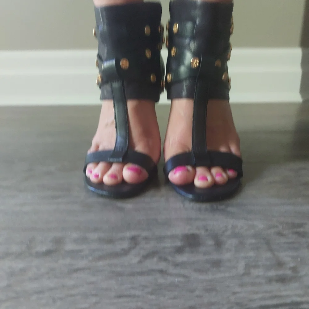 Tory Burch T black leather stiletto strappy heel pumps with gold TB stud accents - Picture 8 of 10